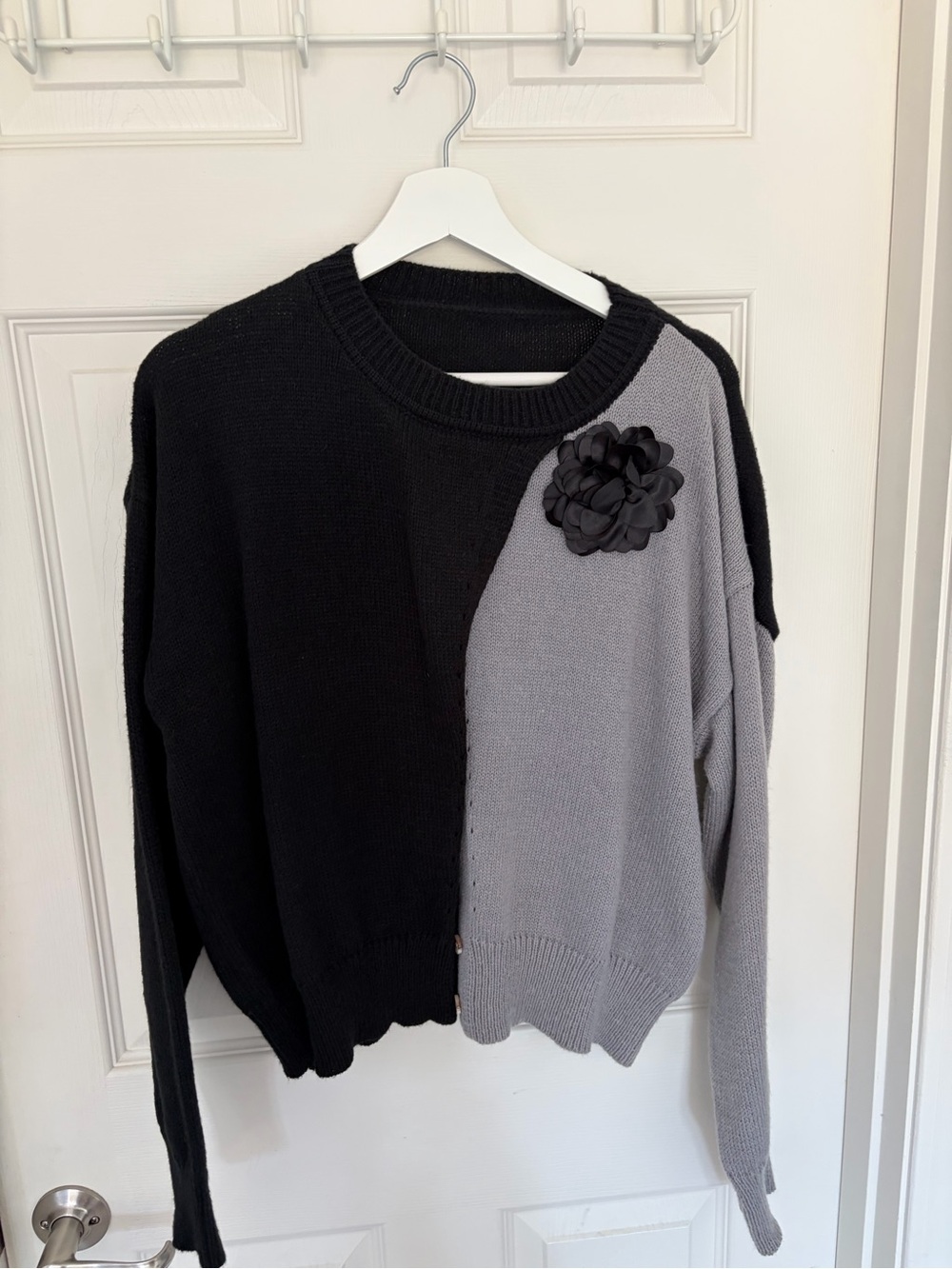 SHEIN Black Gray Colorblock 3D Flower Sweater Size L